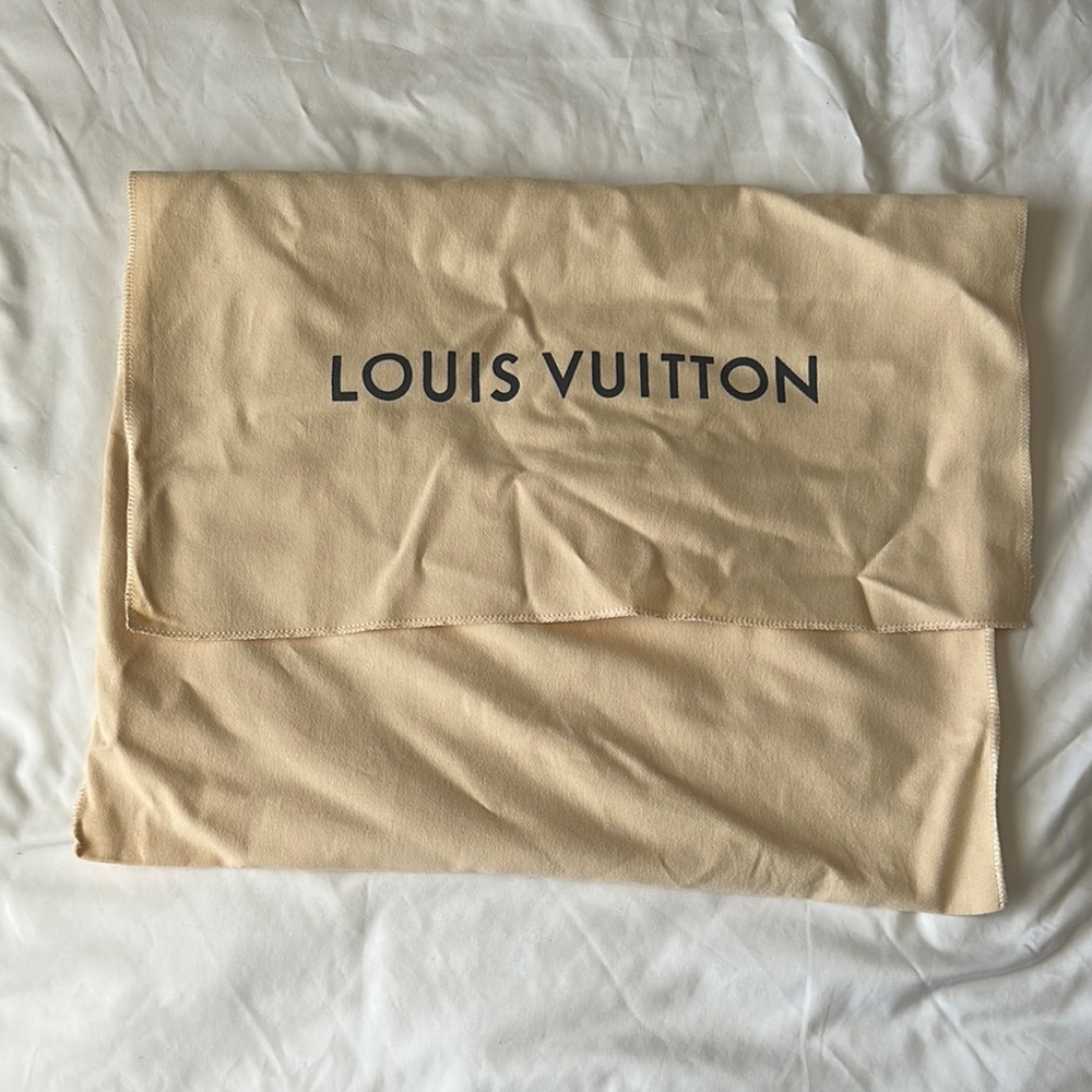 Louis Vuitton Discovery Bum Bag PM NEW With Dust Bag - Picture 10 of 15